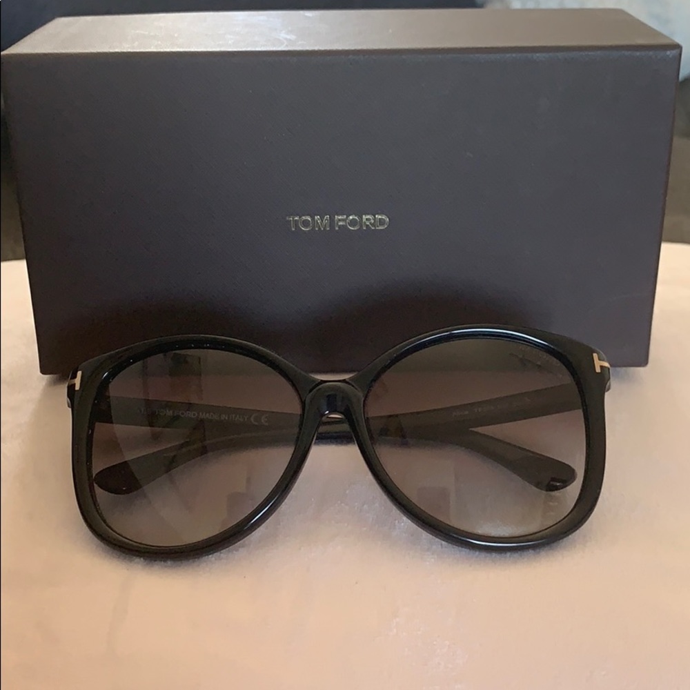 Tom Ford Black Sunnies 🕶